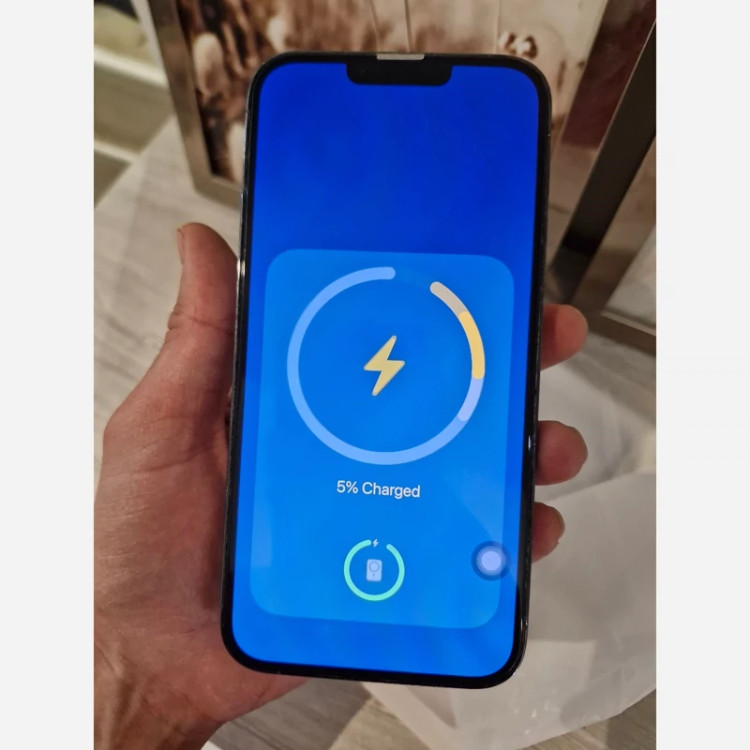 پاوربانک مگ سیف 10 هزار میلی آمپر اپل مدل Battery Pack