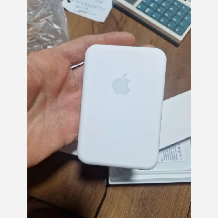 پاوربانک مگ سیف 10 هزار میلی آمپر اپل مدل Battery Pack