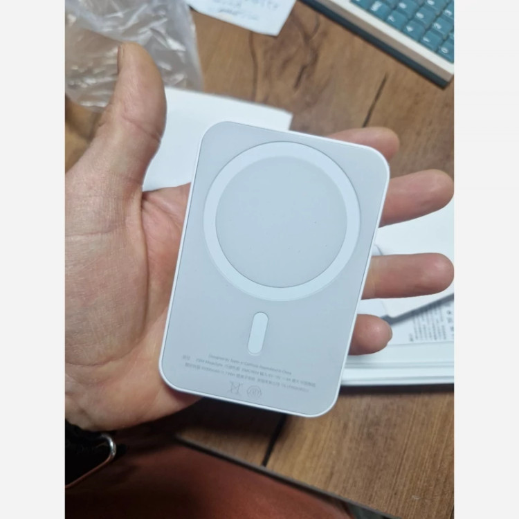پاوربانک مگ سیف 10 هزار میلی آمپر اپل مدل Battery Pack