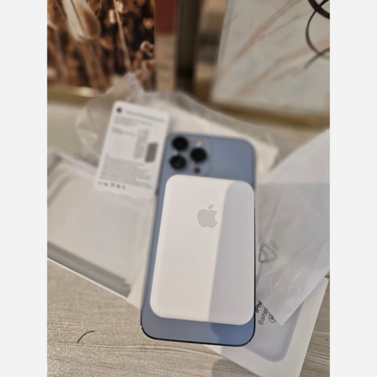 پاوربانک مگ سیف 10 هزار میلی آمپر اپل مدل Battery Pack