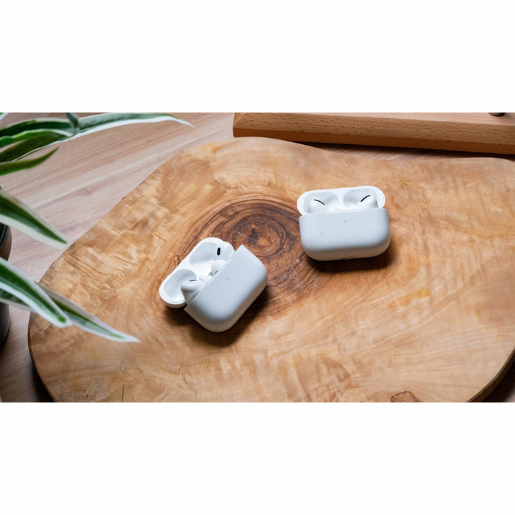 هدفون بلوتوثی اپل مدل AirPods Pro 2nd Generation با نویز کنسلینگ فعال (ANC)، نویز کنسلینگ میکروفون (ENC)، درگاه شارژ USB Type-C، با قابلیت شارژ بیسیم، دارای میکروفون دوگانه از نوع Beamforming، مقاومت در برابر رطوبت و عرق